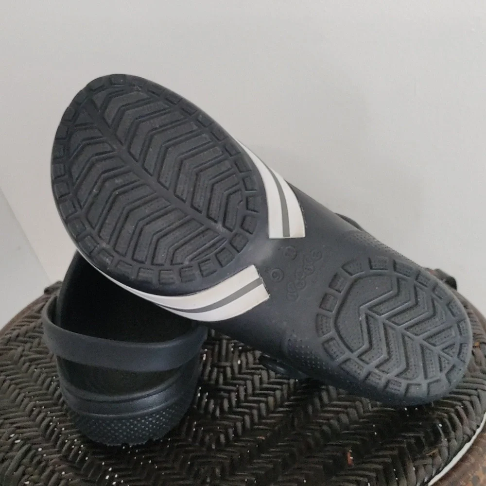 Jibbitz By Crocs Unisex Kilby Clogs Shoes Black White Slip On Men Sz 9 Women 11